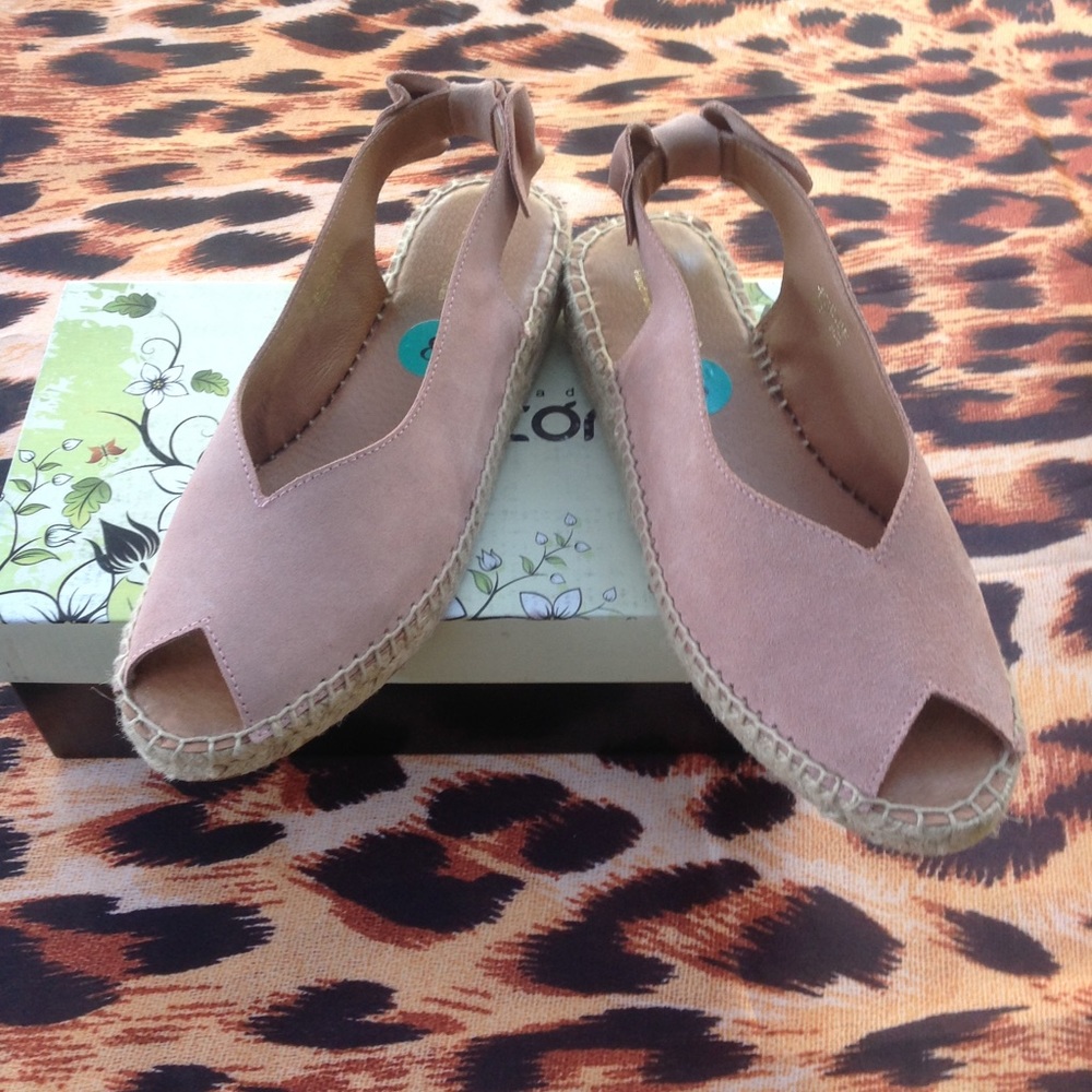 Pink suede espadrilles
